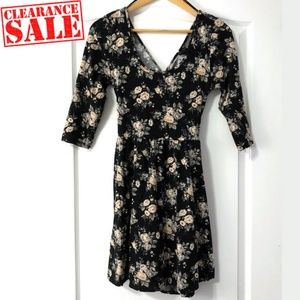Forever 21 Black Floral Dress Size Large GUC
